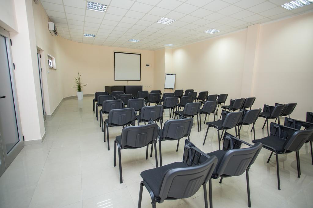 Sin-Kom Hotel Garni Pirot Kültér fotó