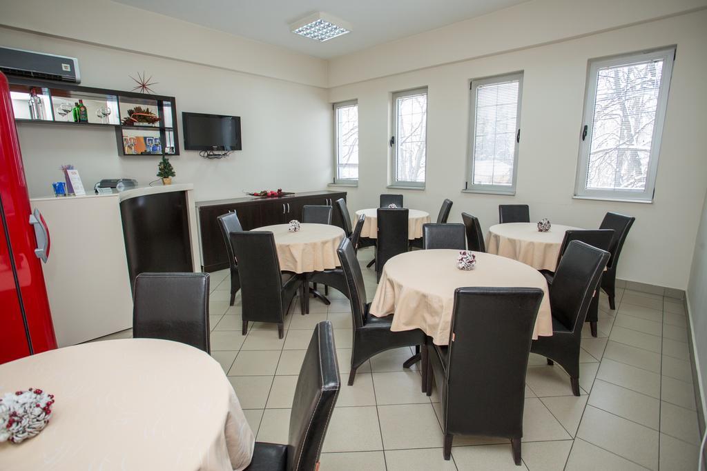 Sin-Kom Hotel Garni Pirot Kültér fotó