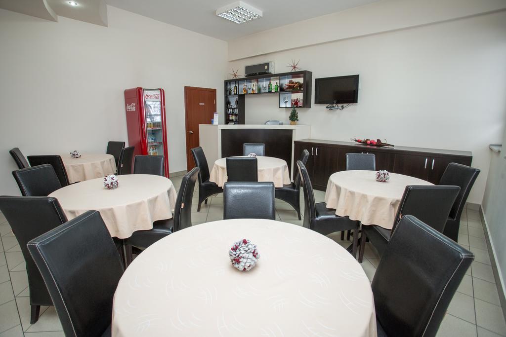 Sin-Kom Hotel Garni Pirot Kültér fotó