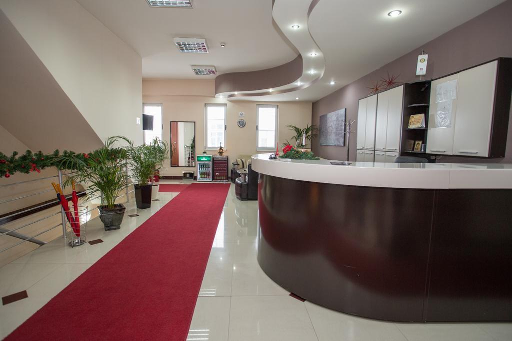 Sin-Kom Hotel Garni Pirot Kültér fotó