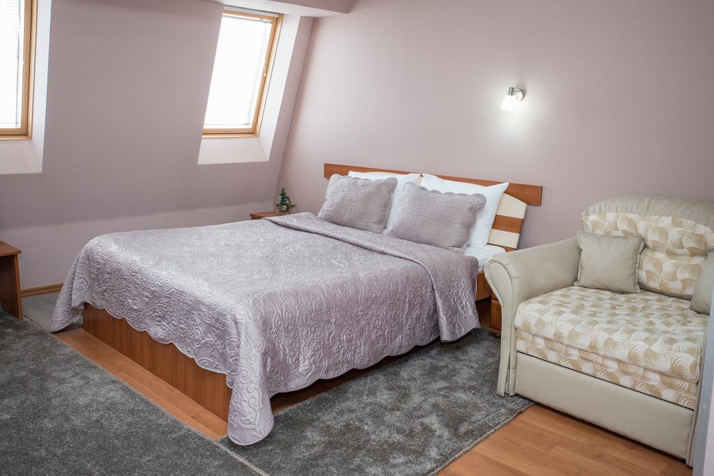 Sin-Kom Hotel Garni Pirot Szoba fotó