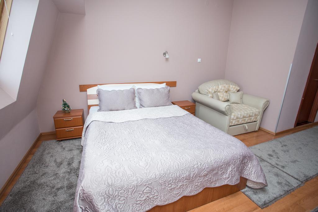 Sin-Kom Hotel Garni Pirot Kültér fotó