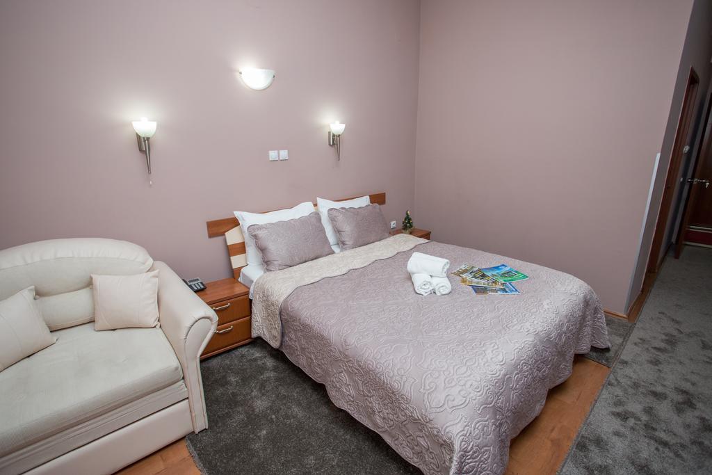 Sin-Kom Hotel Garni Pirot Kültér fotó