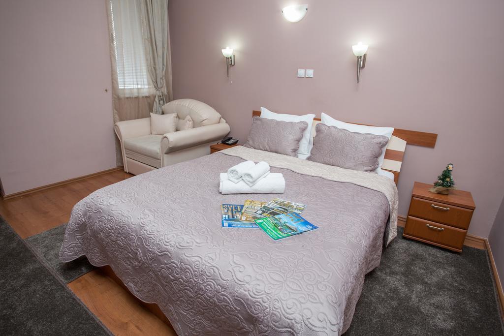 Sin-Kom Hotel Garni Pirot Kültér fotó