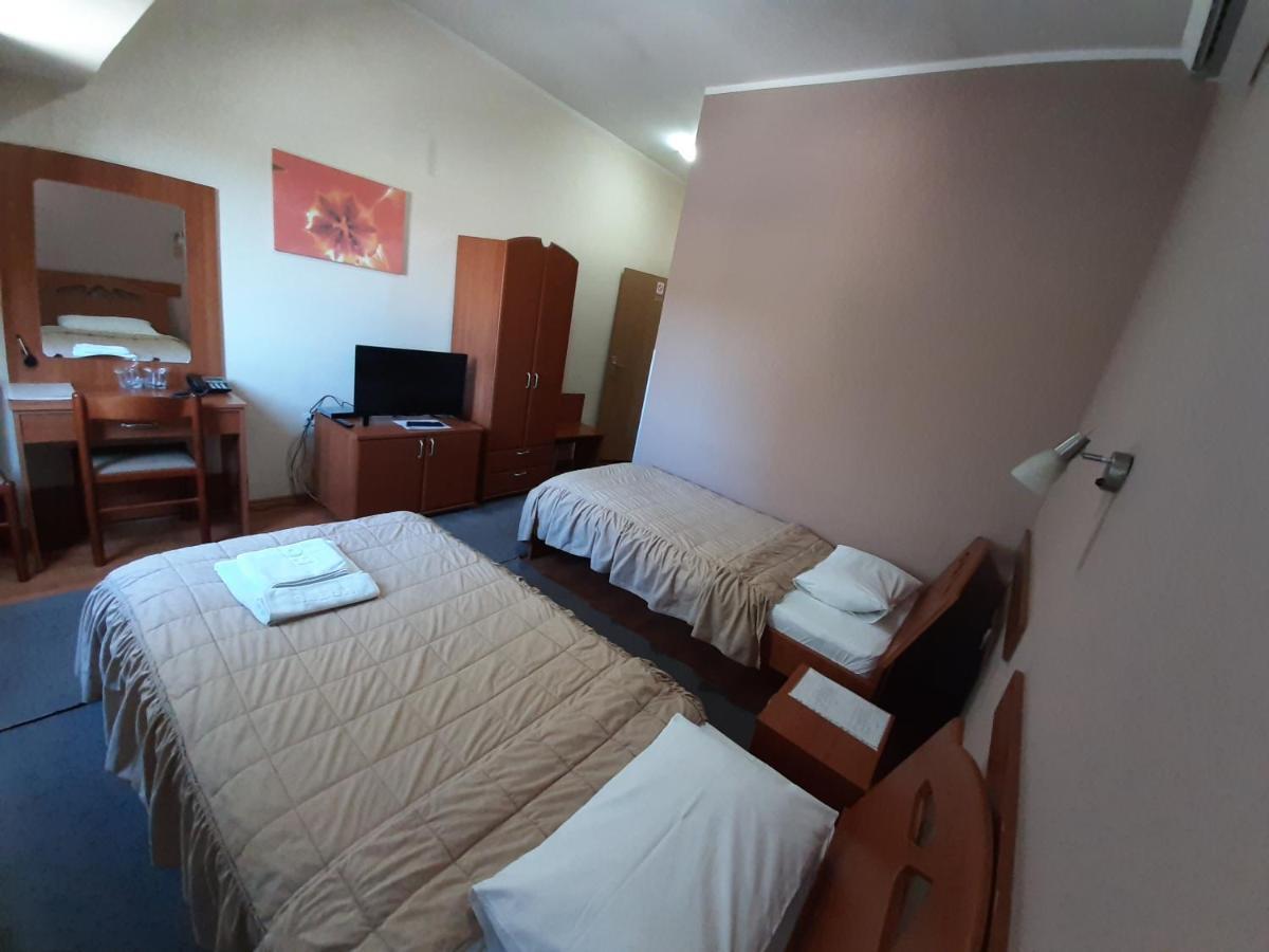 Sin-Kom Hotel Garni Pirot Kültér fotó