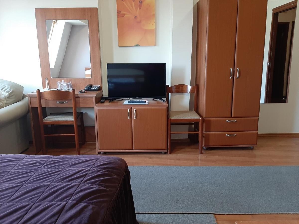 Sin-Kom Hotel Garni Pirot Kültér fotó