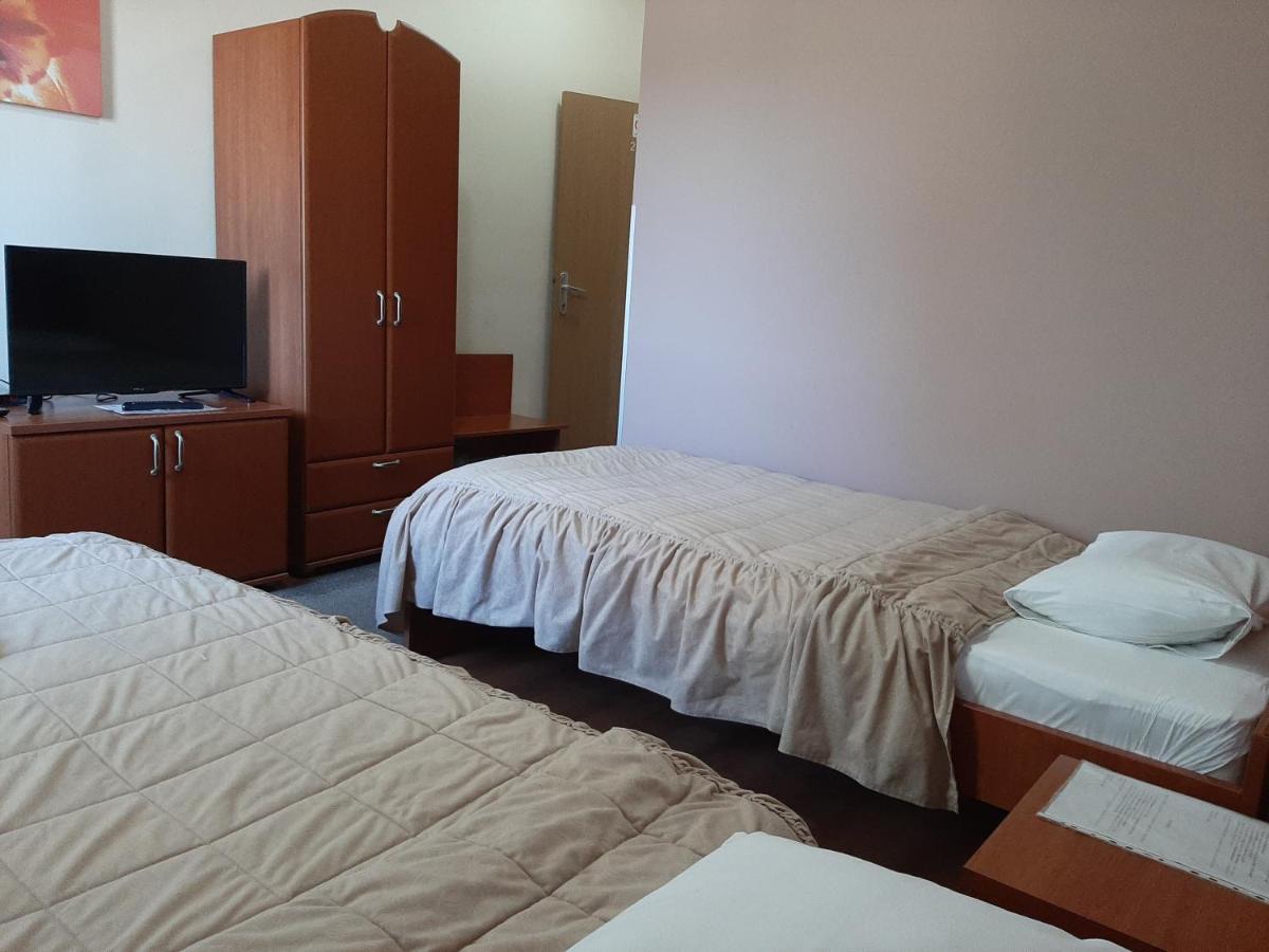 Sin-Kom Hotel Garni Pirot Kültér fotó